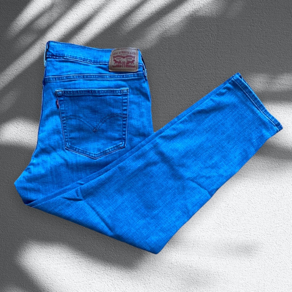 2/$40 Levi’s Light Wash Boyfriend Jeans